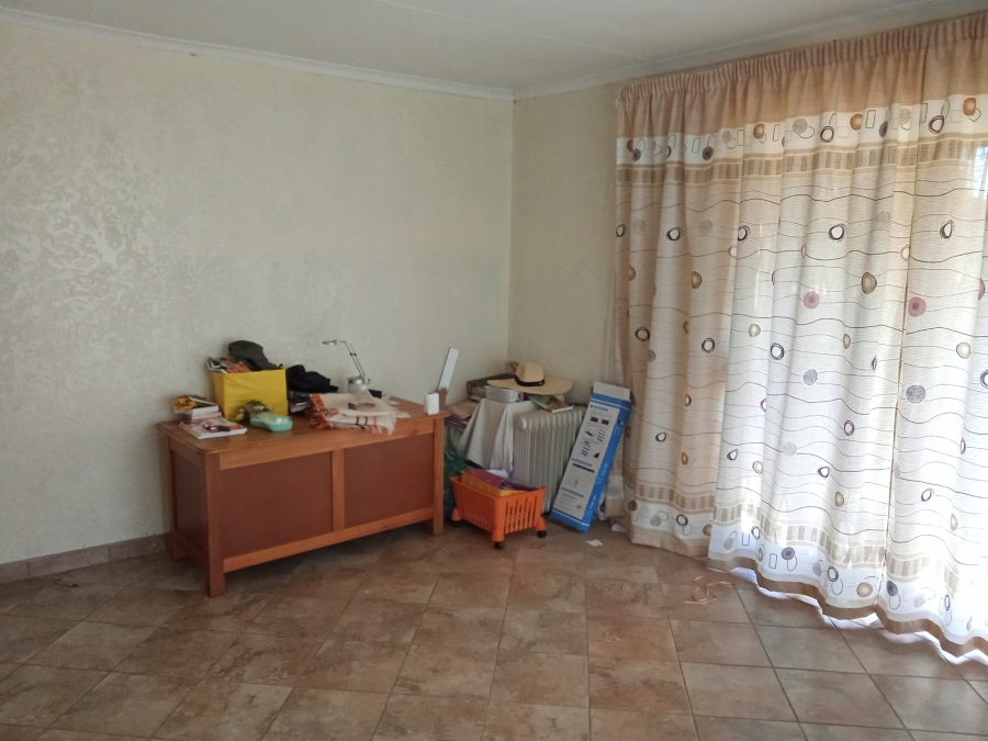 5 Bedroom Property for Sale in Witpoortjie Gauteng