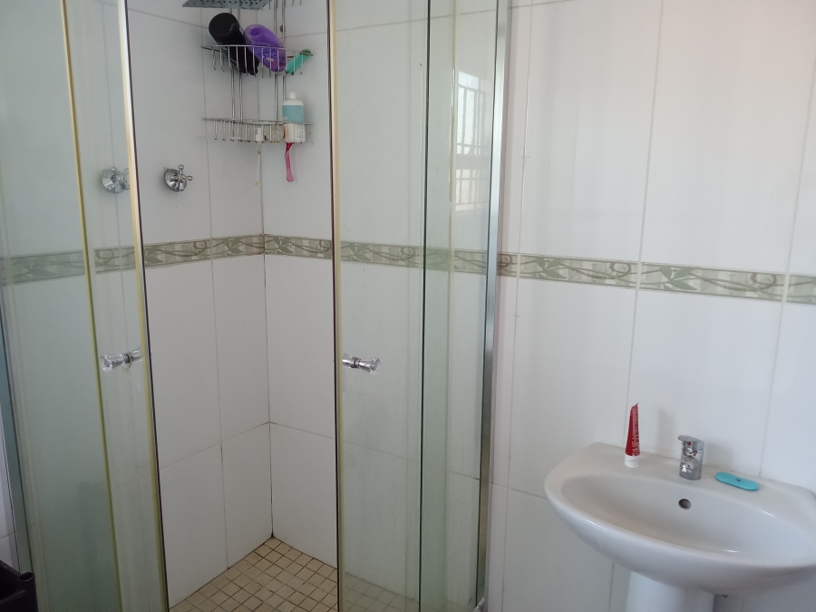 5 Bedroom Property for Sale in Witpoortjie Gauteng