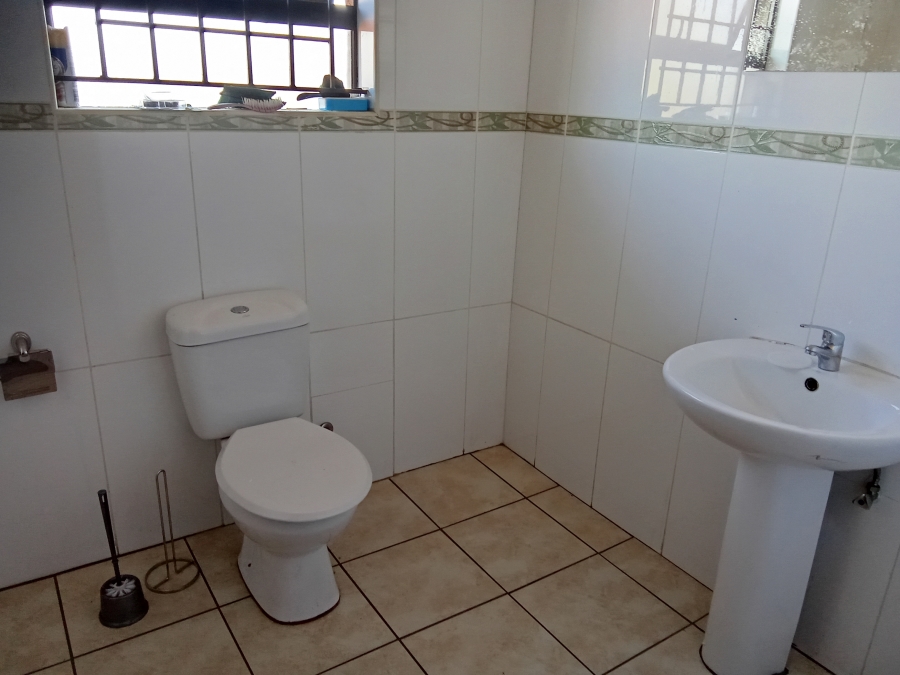 5 Bedroom Property for Sale in Witpoortjie Gauteng