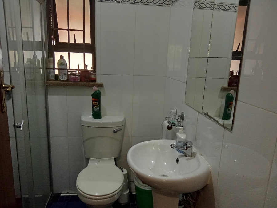 5 Bedroom Property for Sale in Witpoortjie Gauteng