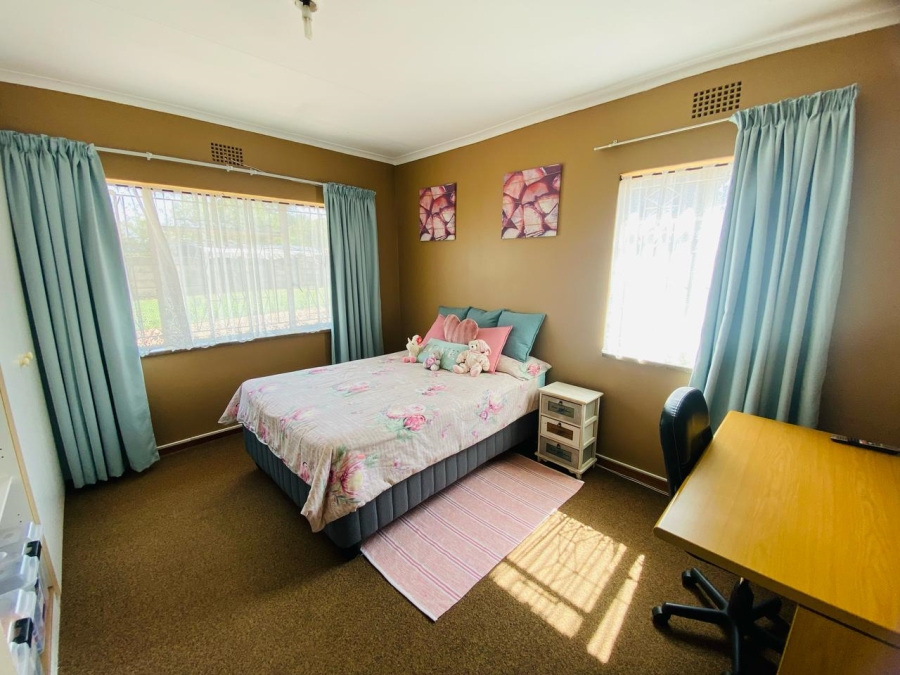 4 Bedroom Property for Sale in Sonland Park Gauteng