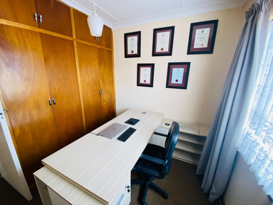 4 Bedroom Property for Sale in Sonland Park Gauteng