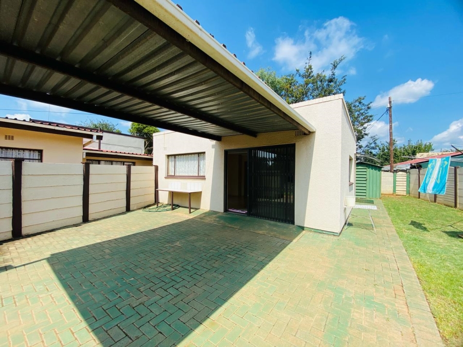 4 Bedroom Property for Sale in Sonland Park Gauteng