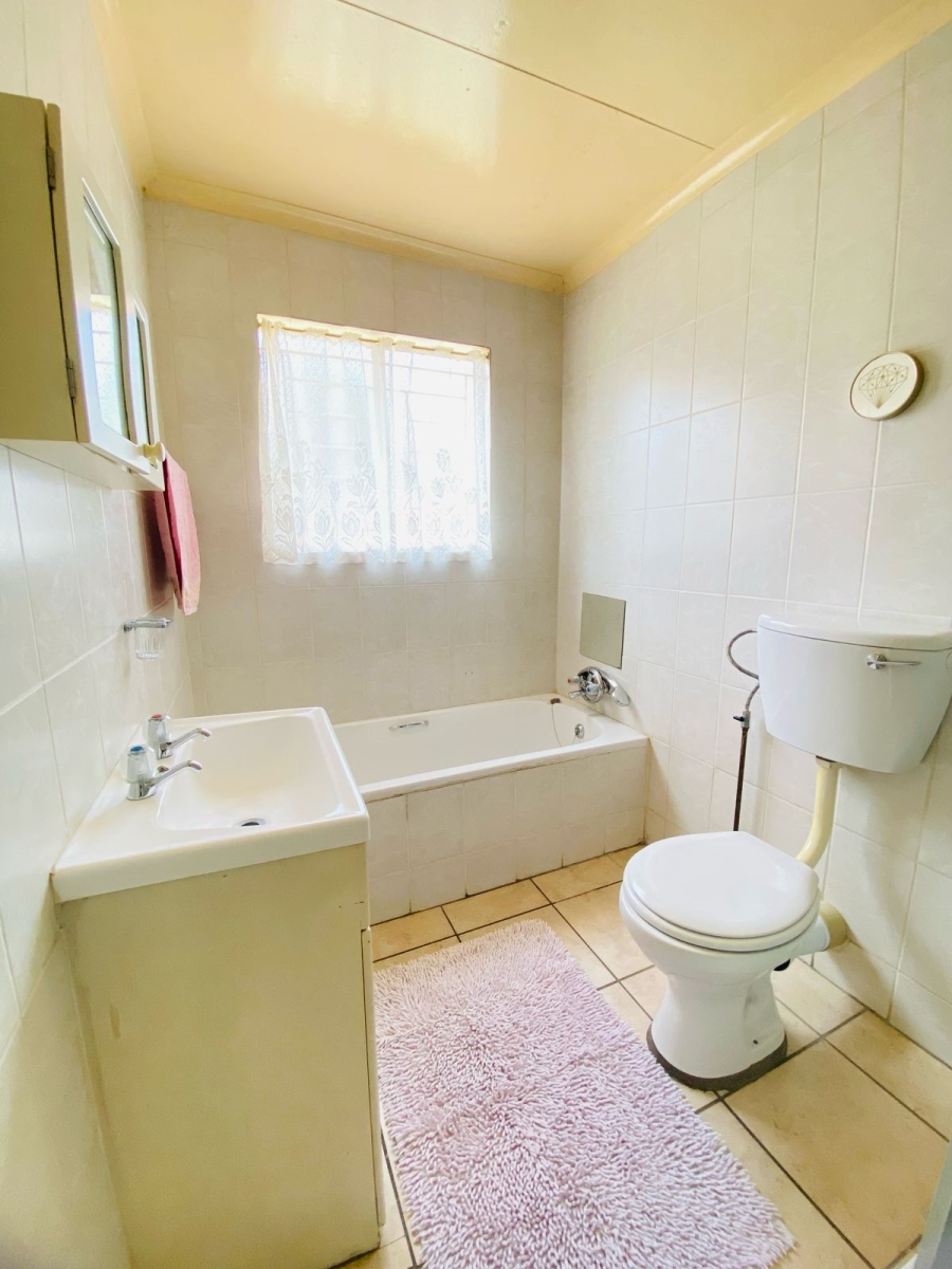 4 Bedroom Property for Sale in Sonland Park Gauteng