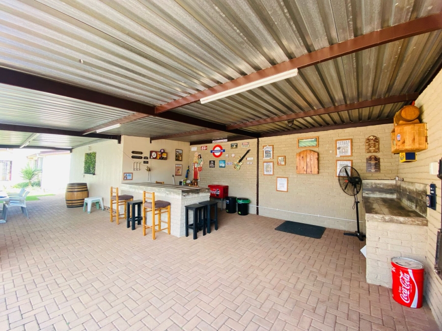 4 Bedroom Property for Sale in Sonland Park Gauteng