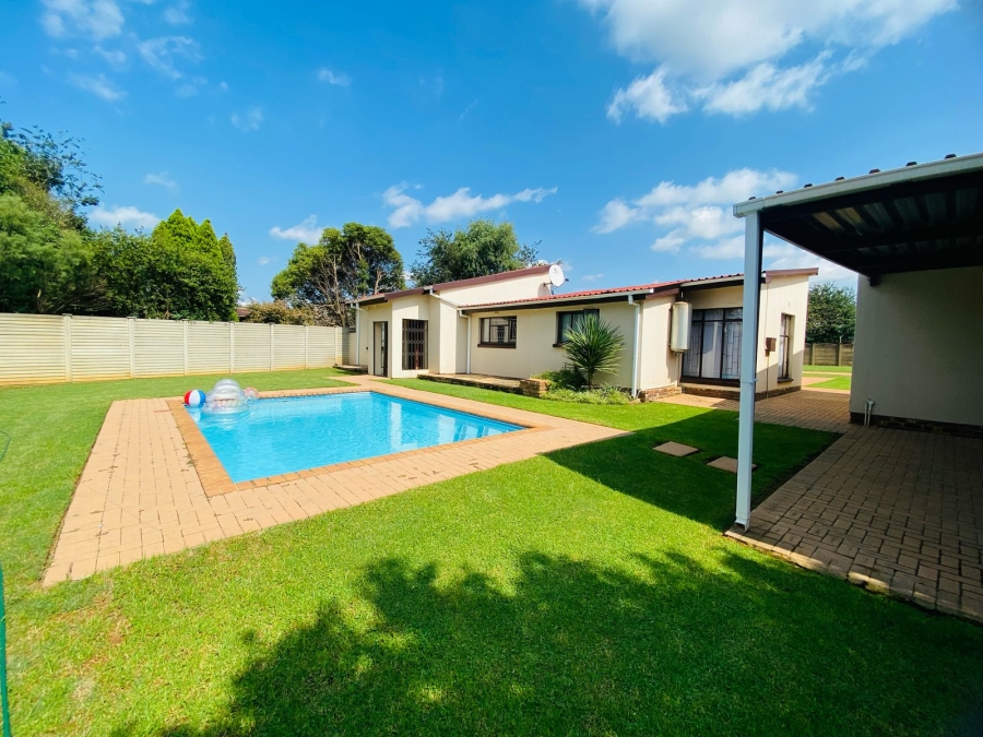 4 Bedroom Property for Sale in Sonland Park Gauteng