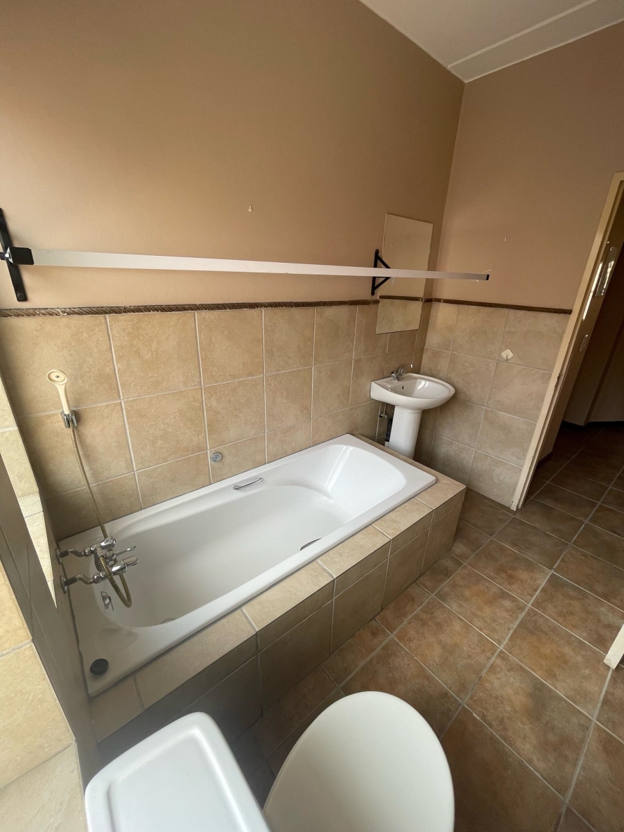 2 Bedroom Property for Sale in Sundowner Gauteng