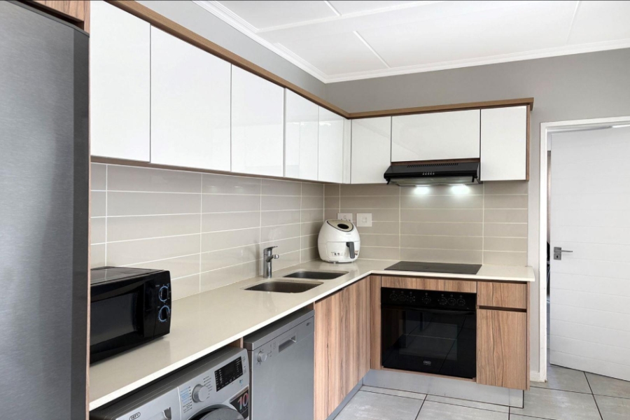 To Let 2 Bedroom Property for Rent in Crowthorne AH Gauteng