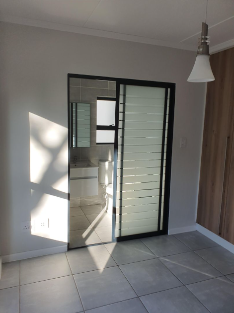 To Let 2 Bedroom Property for Rent in Crowthorne AH Gauteng