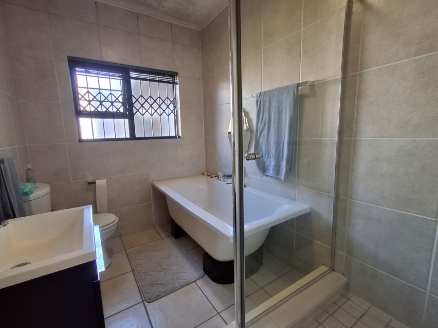 3 Bedroom Property for Sale in Greenstone Park Estate Gauteng
