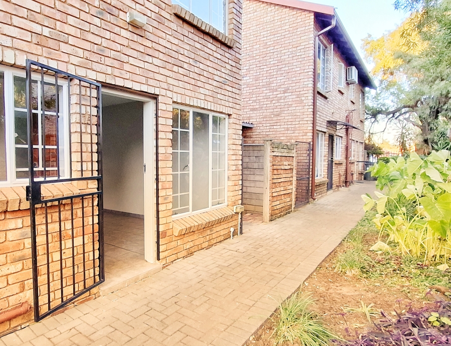 2 Bedroom Property for Sale in Annlin Gauteng