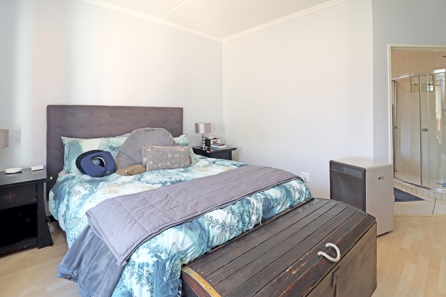 2 Bedroom Property for Sale in Greenstone Hill Gauteng