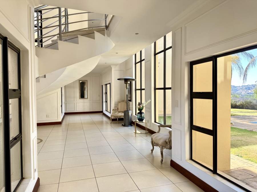 5 Bedroom Property for Sale in Mooikloof Glen Gauteng