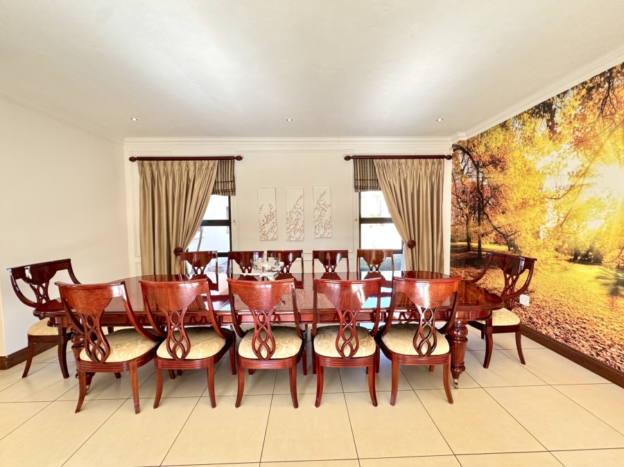 5 Bedroom Property for Sale in Mooikloof Glen Gauteng