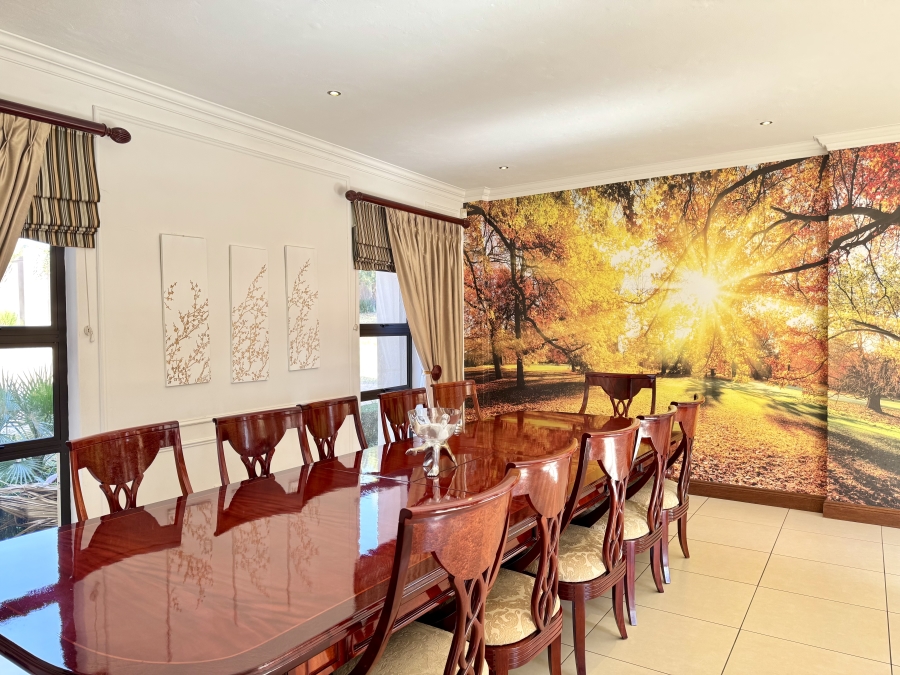 5 Bedroom Property for Sale in Mooikloof Glen Gauteng