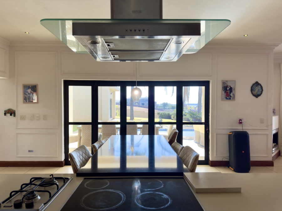 5 Bedroom Property for Sale in Mooikloof Glen Gauteng