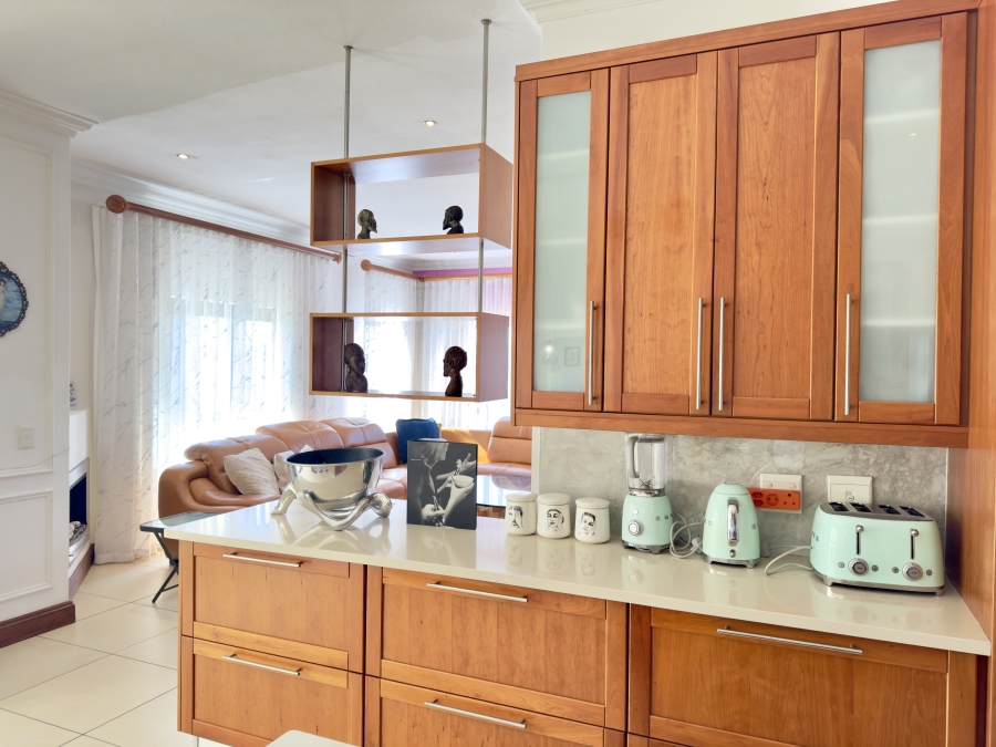 5 Bedroom Property for Sale in Mooikloof Glen Gauteng