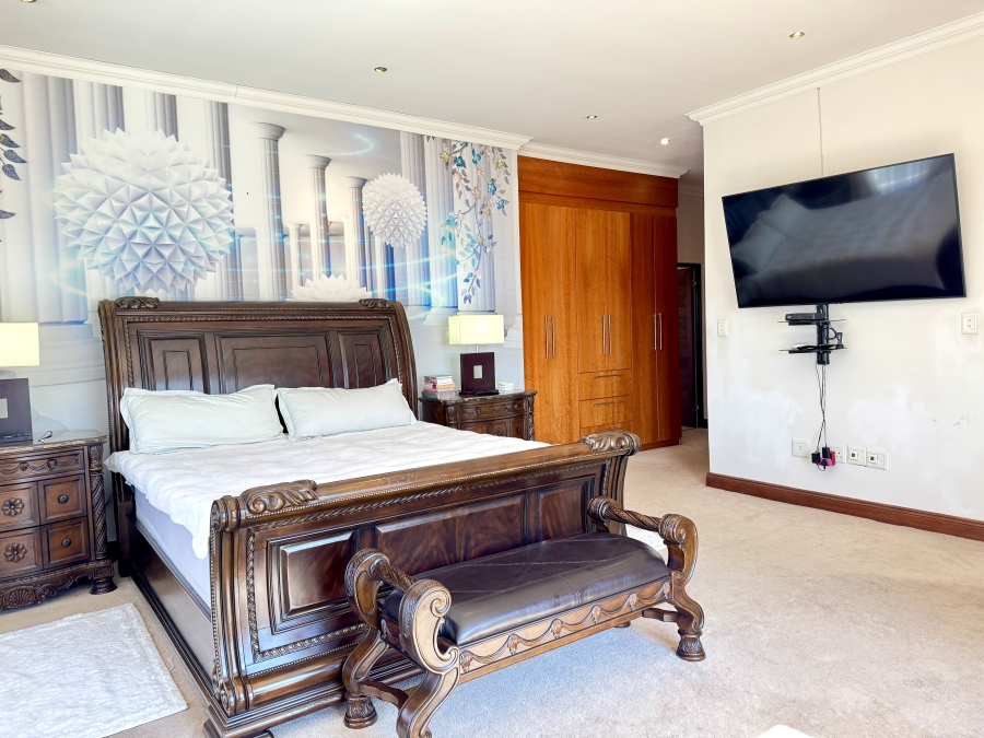 5 Bedroom Property for Sale in Mooikloof Glen Gauteng