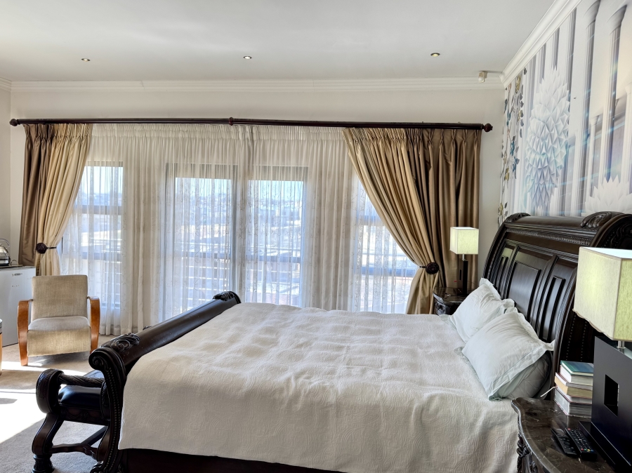 5 Bedroom Property for Sale in Mooikloof Glen Gauteng