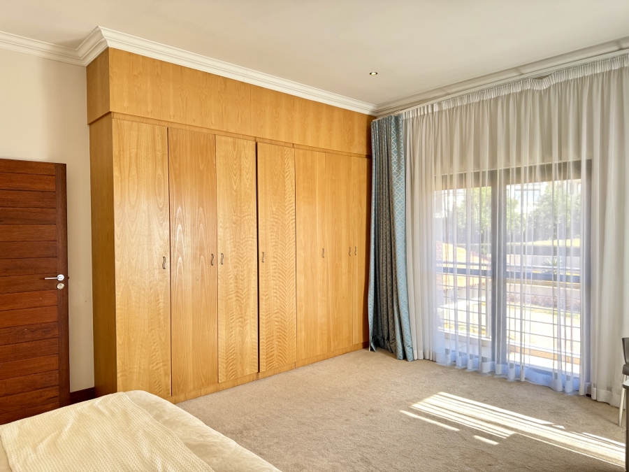 5 Bedroom Property for Sale in Mooikloof Glen Gauteng