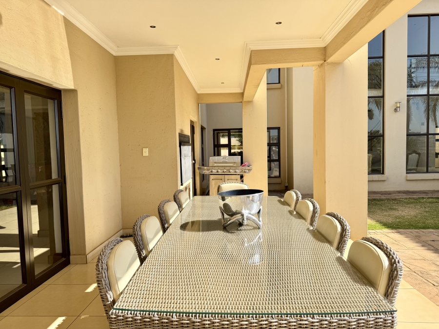 5 Bedroom Property for Sale in Mooikloof Glen Gauteng