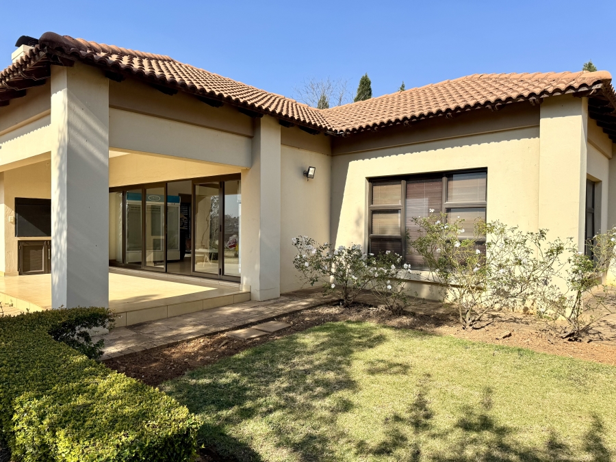 5 Bedroom Property for Sale in Mooikloof Glen Gauteng