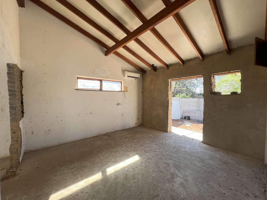 7 Bedroom Property for Sale in Robindale Gauteng