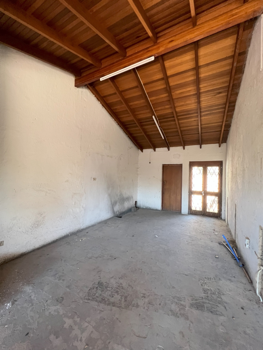 7 Bedroom Property for Sale in Robindale Gauteng