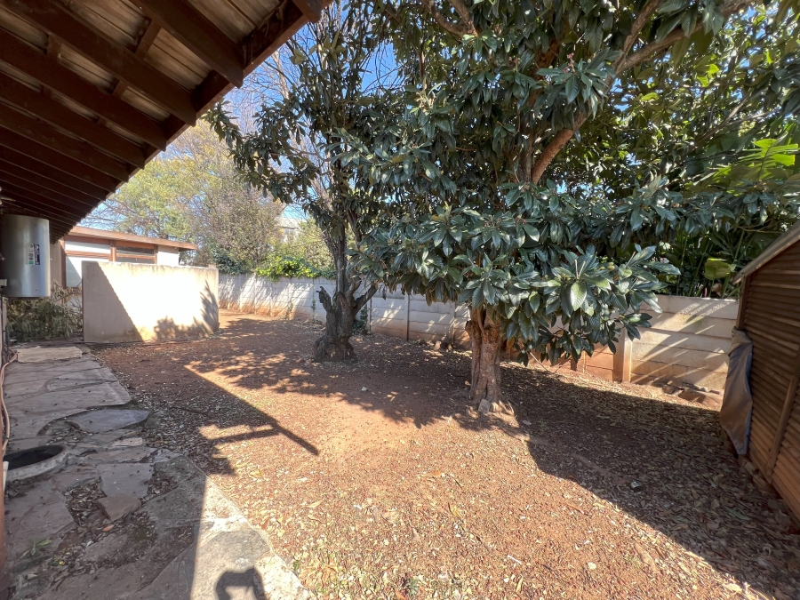 7 Bedroom Property for Sale in Robindale Gauteng