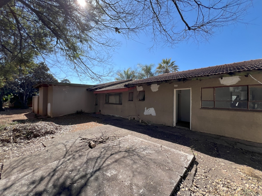 7 Bedroom Property for Sale in Robindale Gauteng
