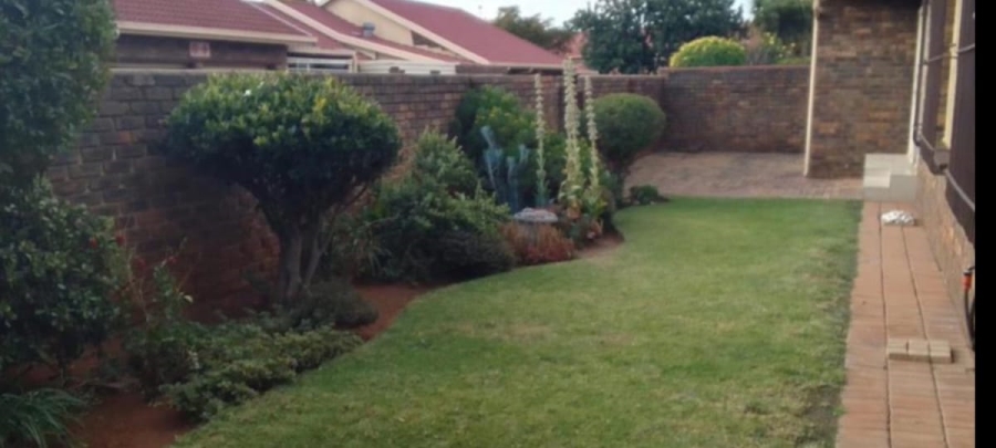 3 Bedroom Property for Sale in Birchleigh North Gauteng