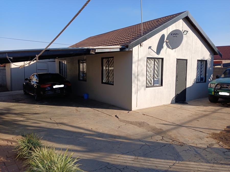 2 Bedroom Property for Sale in Lotus Gardens Gauteng