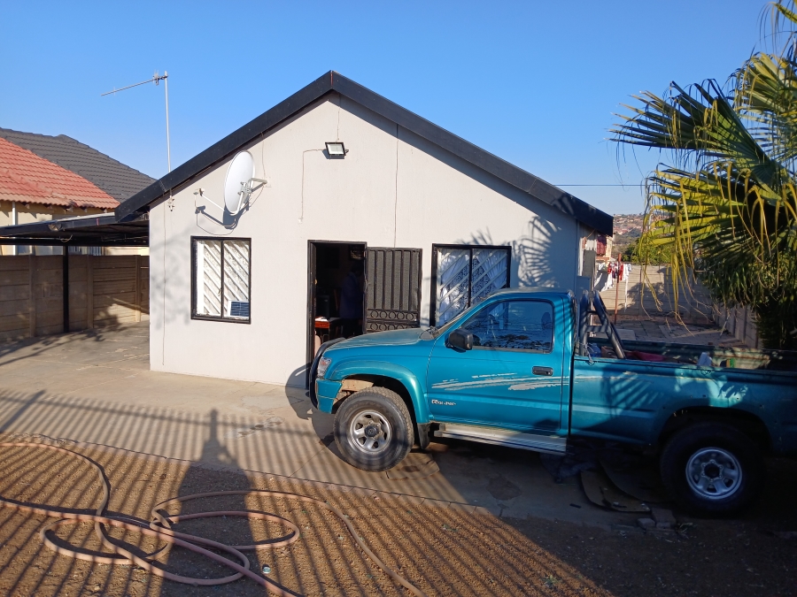2 Bedroom Property for Sale in Lotus Gardens Gauteng