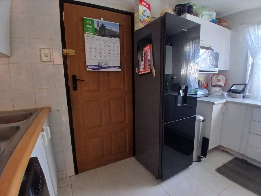 2 Bedroom Property for Sale in Lotus Gardens Gauteng