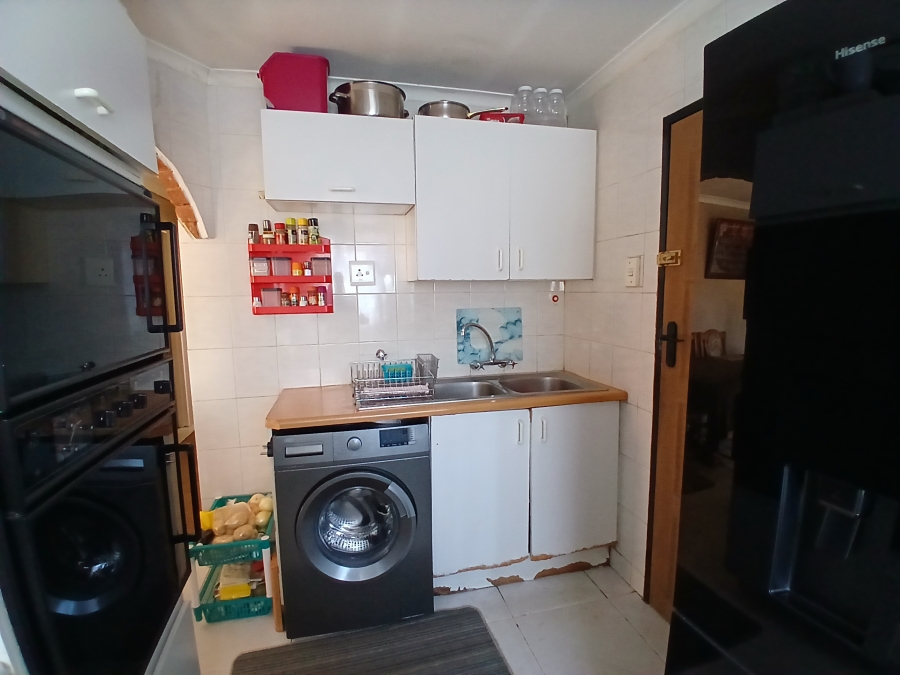 2 Bedroom Property for Sale in Lotus Gardens Gauteng
