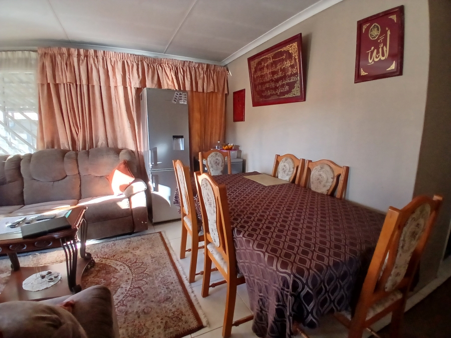 2 Bedroom Property for Sale in Lotus Gardens Gauteng