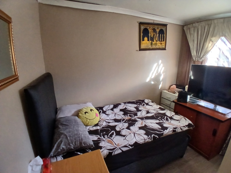 2 Bedroom Property for Sale in Lotus Gardens Gauteng