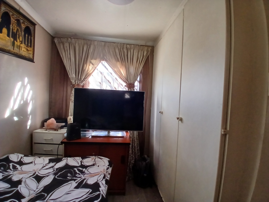 2 Bedroom Property for Sale in Lotus Gardens Gauteng