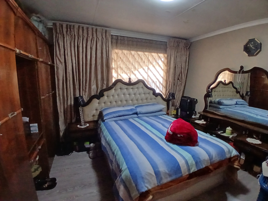 2 Bedroom Property for Sale in Lotus Gardens Gauteng