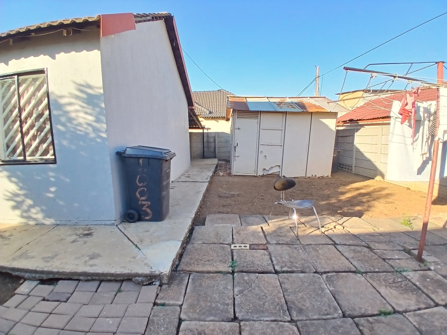 2 Bedroom Property for Sale in Lotus Gardens Gauteng
