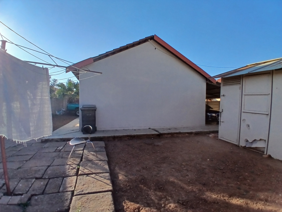 2 Bedroom Property for Sale in Lotus Gardens Gauteng