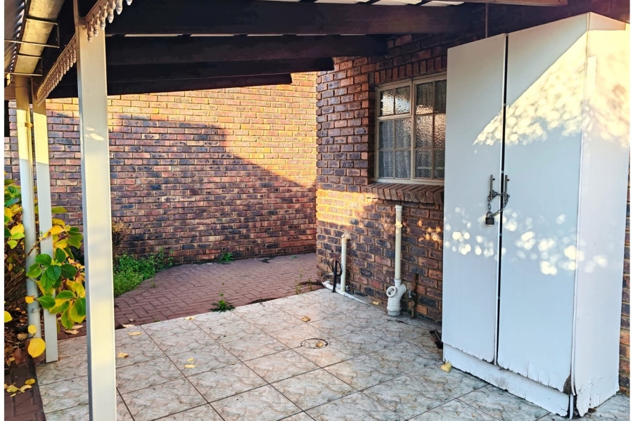 1 Bedroom Property for Sale in Three Rivers Gauteng