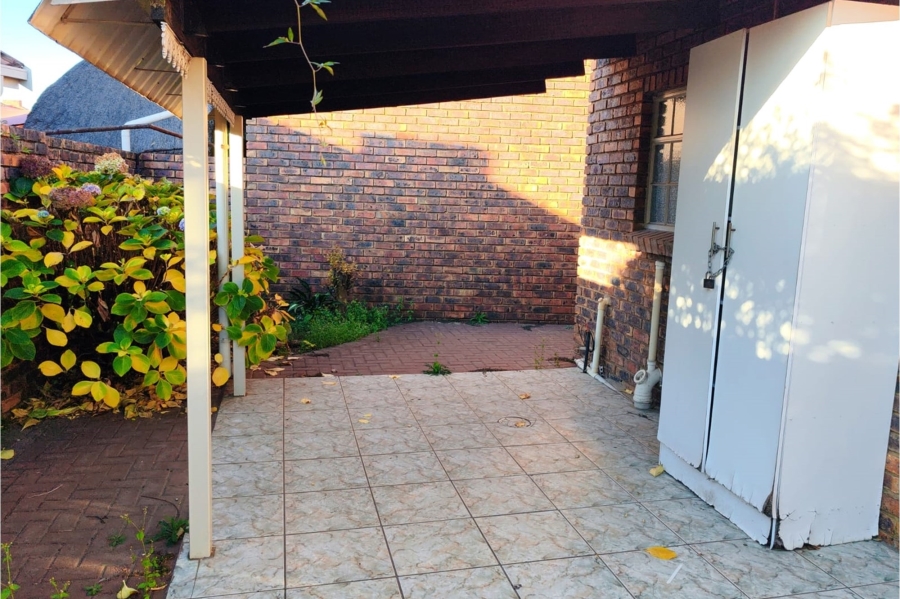 1 Bedroom Property for Sale in Three Rivers Gauteng