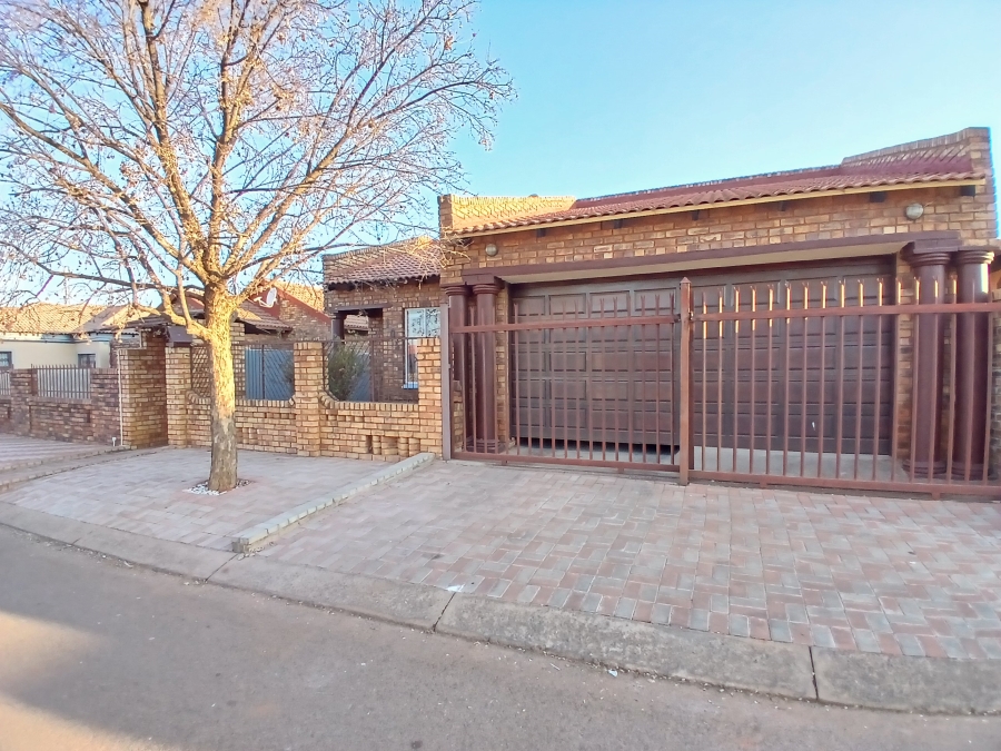 4 Bedroom Property for Sale in Danville Gauteng