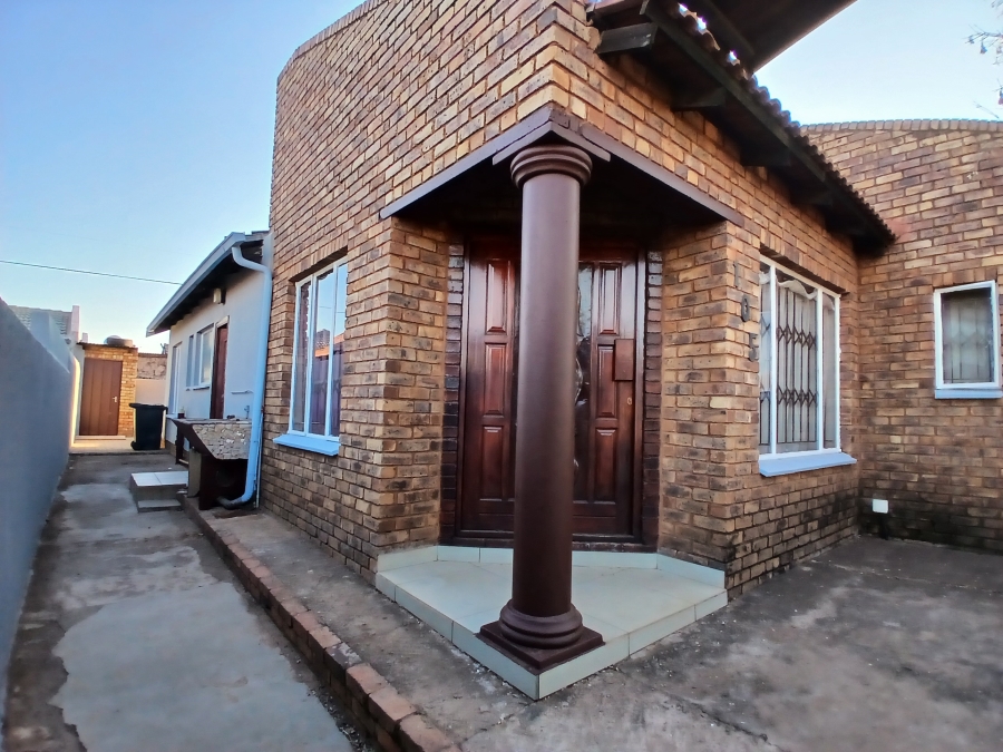 4 Bedroom Property for Sale in Danville Gauteng