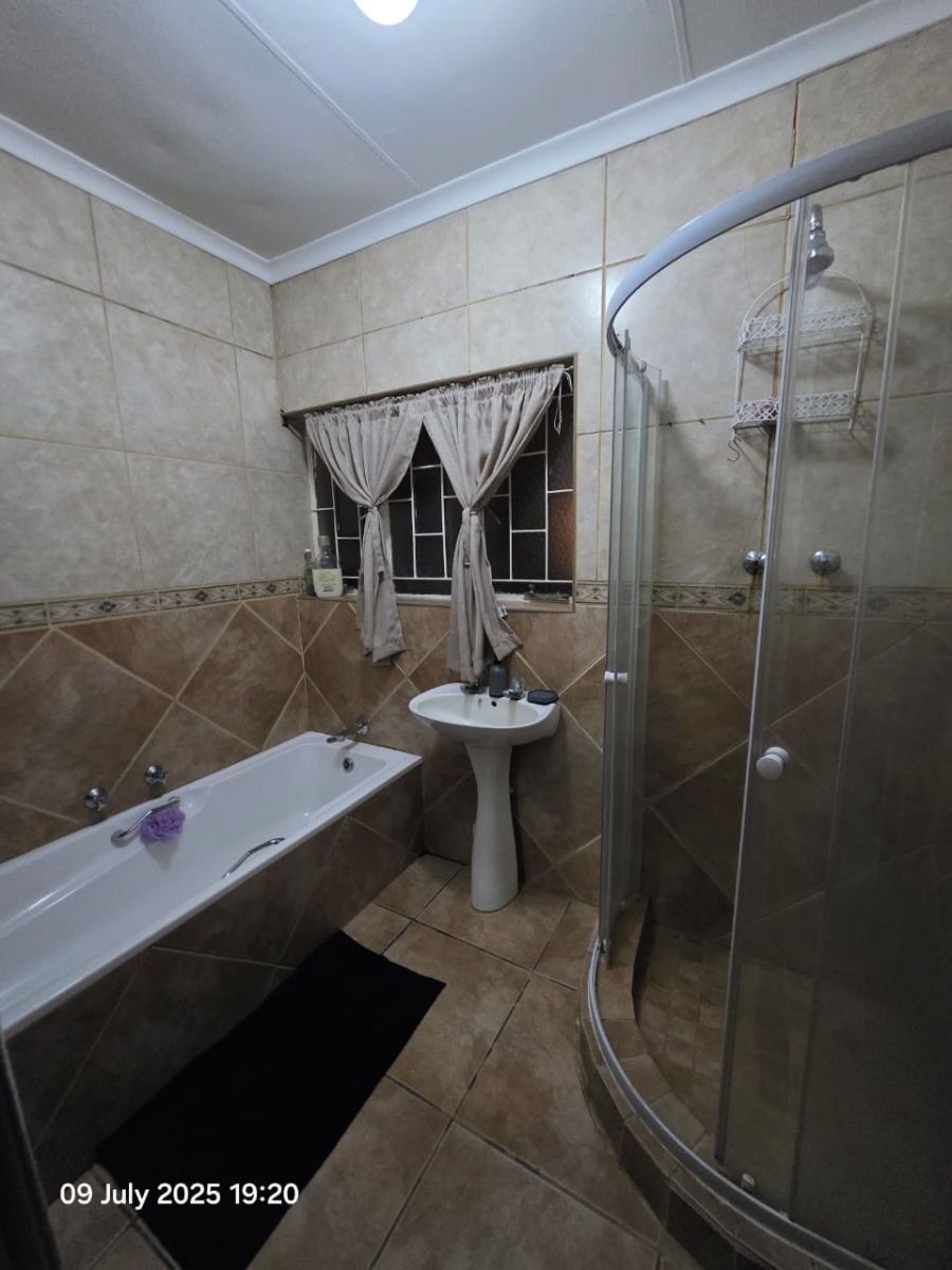 To Let 4 Bedroom Property for Rent in Grootvlei AH Gauteng