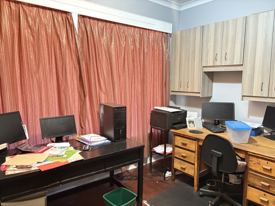 4 Bedroom Property for Sale in Florida Park Gauteng