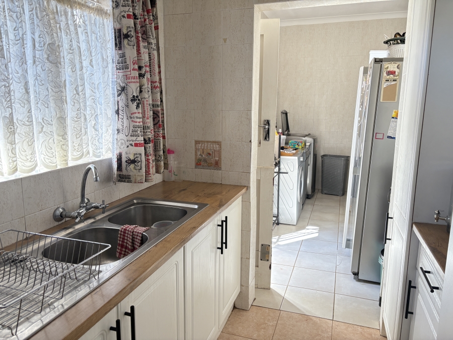 4 Bedroom Property for Sale in Florida Park Gauteng
