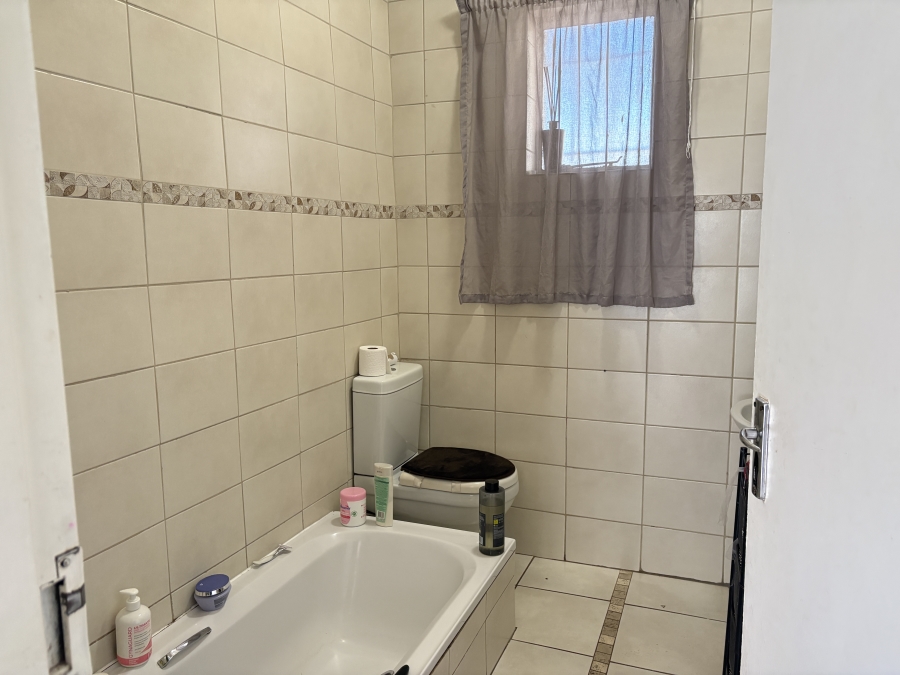 4 Bedroom Property for Sale in Florida Park Gauteng