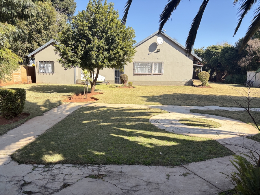 4 Bedroom Property for Sale in Florida Park Gauteng
